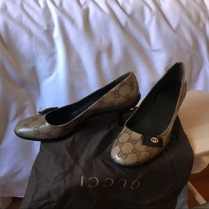 NEW authentic gucci shoes with box! 35.5